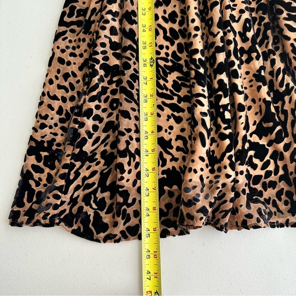 IVY CITY CO Anna Embossed Leopard Print Short Sleeve Midi Dress NWT Size Large - Picture 11 of 12